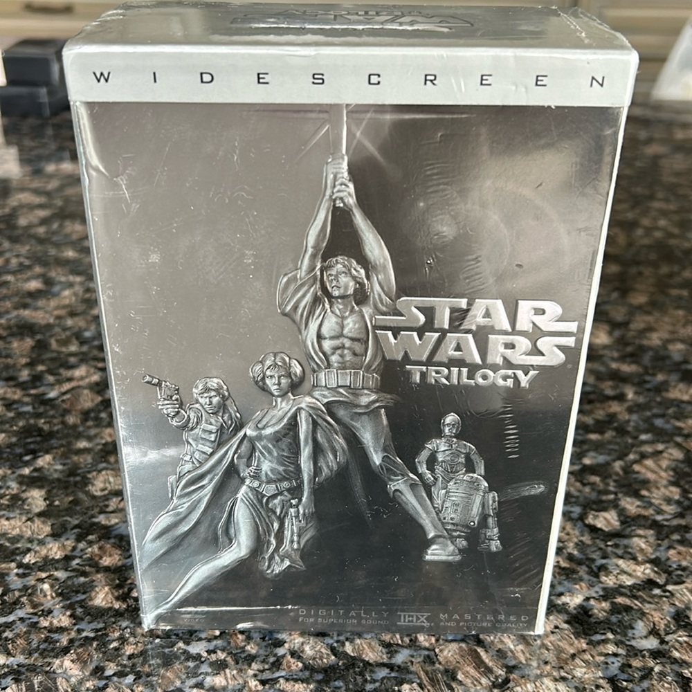 STAR WARS TRILOGY 4 DISC SET NWT